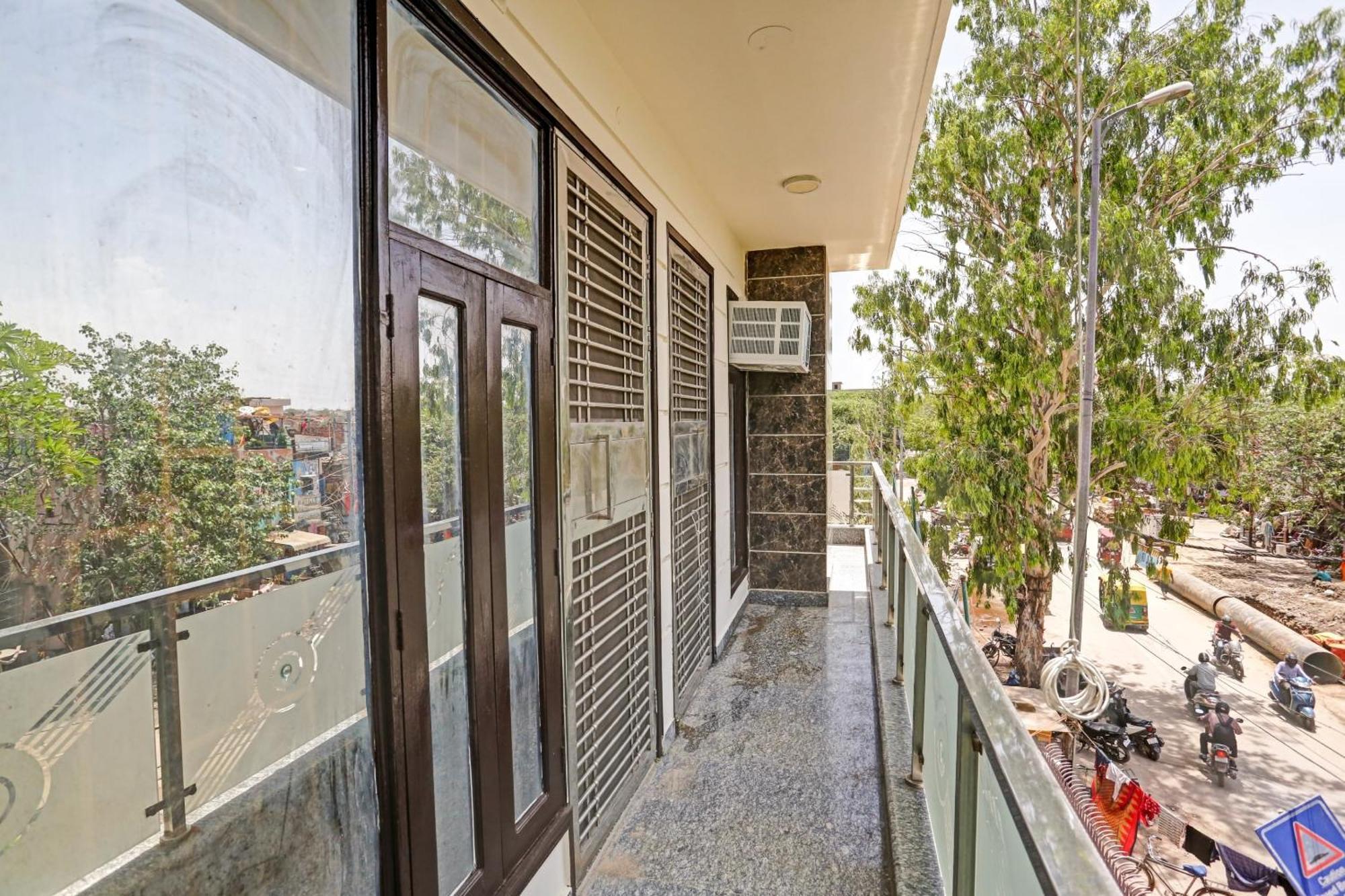 Hotel O Golden Key Inn Punjabi Bagh New Delhi Exterior photo